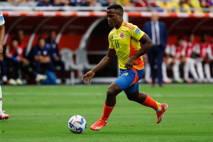 球天下官网-记者：帕尔梅拉斯签狼队边锋阿里亚斯达协议，转会费2500万欧元